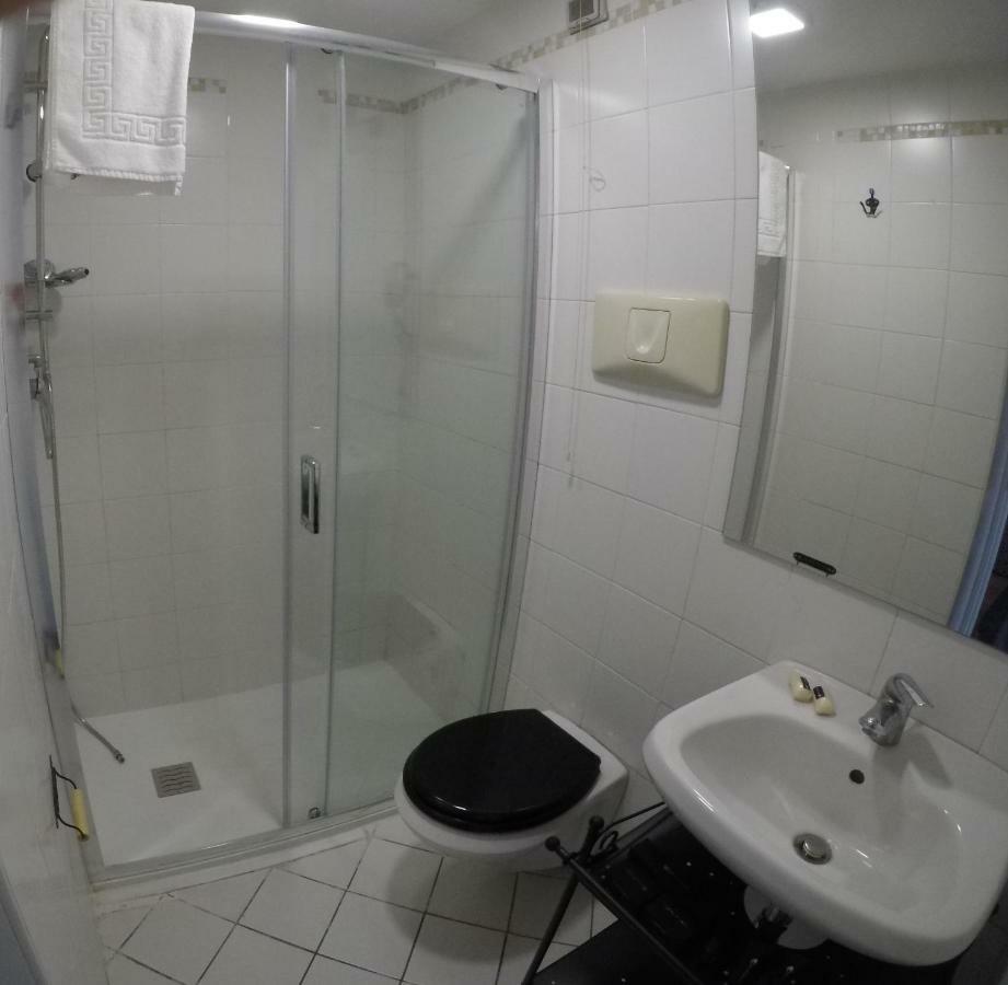 Ace Rooms Vsg Villa San Giovanni Bagian luar foto